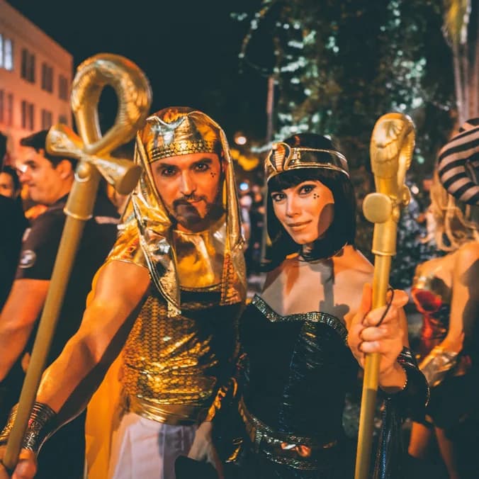 Halloween Night Out 🎃 | Costumes, Cocktails & New Friends