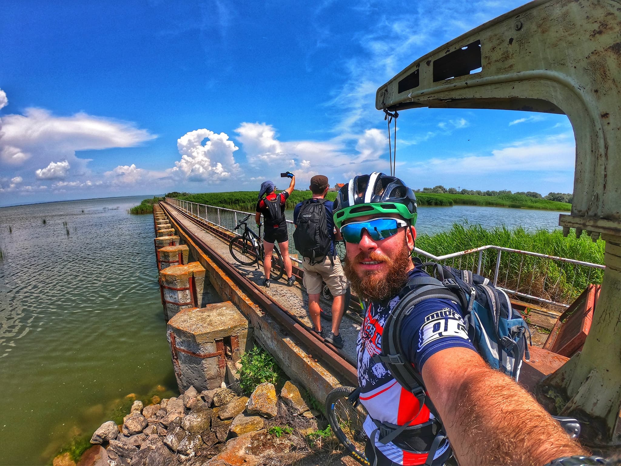 Expeditie MTB in salbaticie: Pedalam de la Vadu la Gura Portitei printr-o rezervatie naturala unica