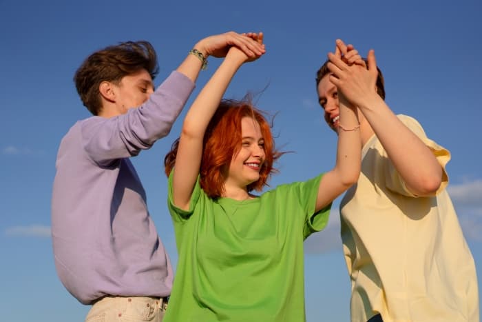 Şcoală de vară de improvizaţie pentru adolescenţi: dezvoltă-ţi curajul şi creativitatea (13 ani+)