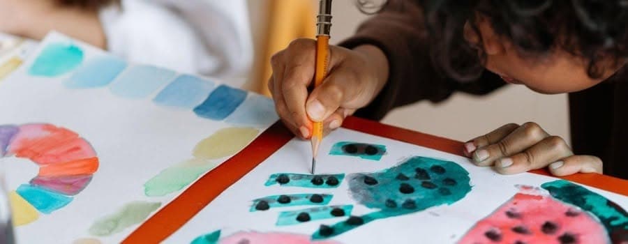 Atelier de creație pentru copii – Povești pictate la sfârșit de vară