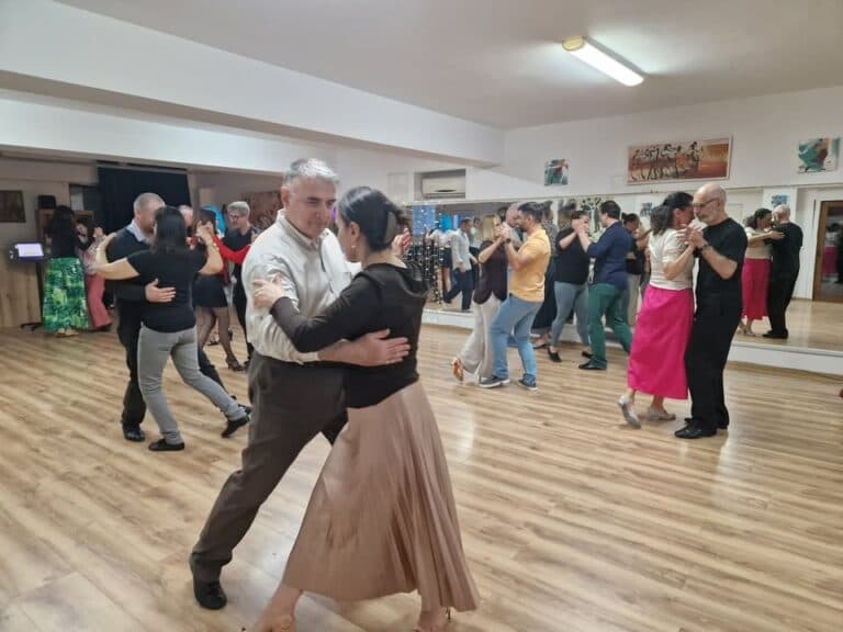 Practikita la Valaori by Tango-Bucuresti .ro